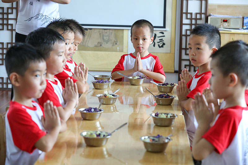 东方贤德幼儿园全托寄宿解析