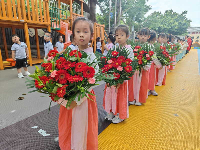礼仪标兵-松岗东方贤德幼儿园